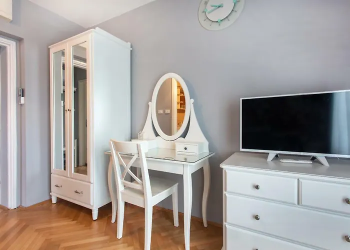 Romana - Free Private Parking Apartmán