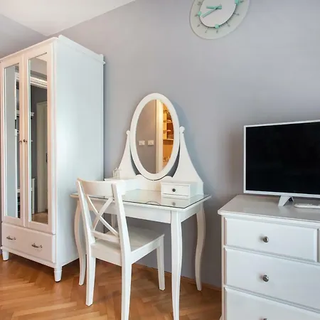 Romana - Free Private Parking Apartamento